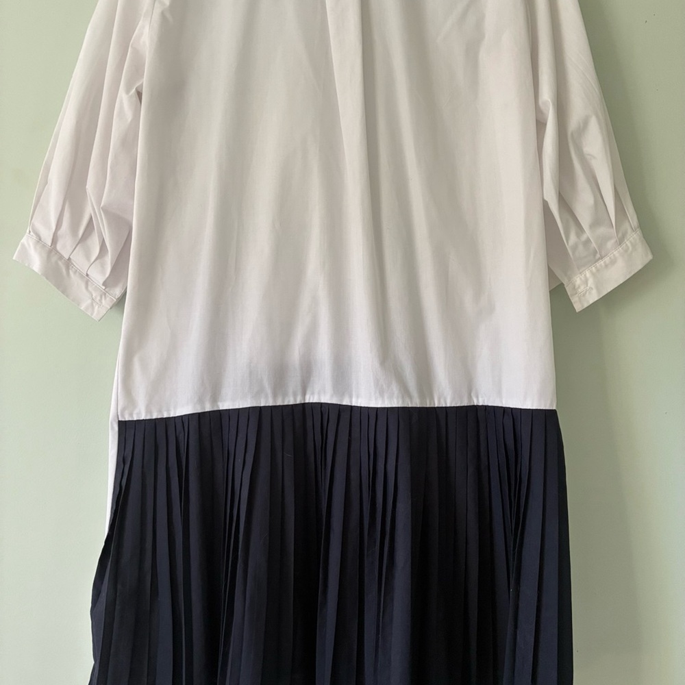 Simons Icone White Pleated Navy Oversize Shirt Dress - Size M - Picture 9 of 11